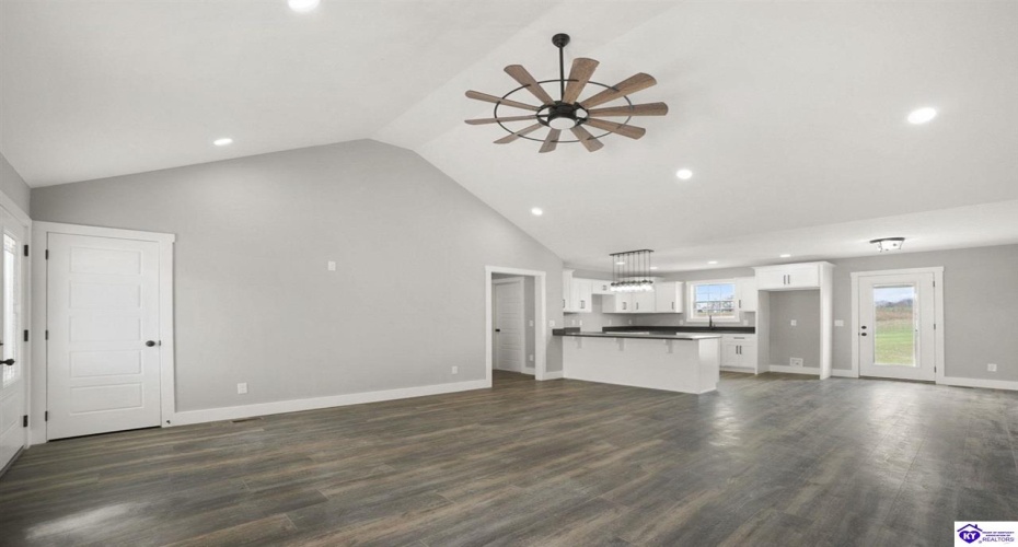 Smiths Grove Scottsville Road, Oakland, Kentucky 42159, ,2 BathroomsBathrooms,For Sale,Smiths Grove Scottsville Road,HK24004441