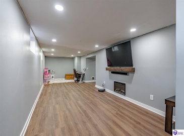 Sunrise Lane, Elizabethtown, Kentucky 42701, ,2 BathroomsBathrooms,For Sale,Sunrise Lane,HK24004340