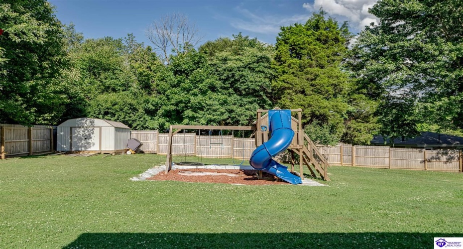 Sunrise Lane, Elizabethtown, Kentucky 42701, ,2 BathroomsBathrooms,For Sale,Sunrise Lane,HK24004340