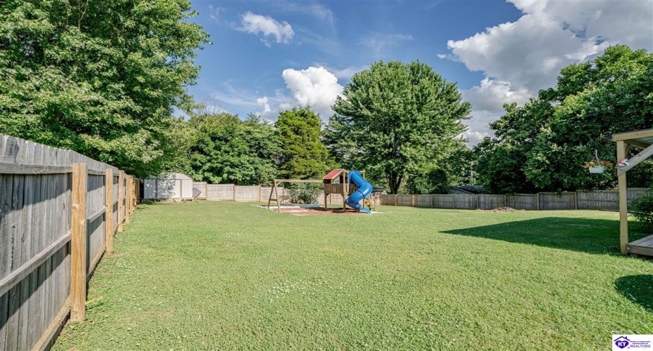 Sunrise Lane, Elizabethtown, Kentucky 42701, ,2 BathroomsBathrooms,For Sale,Sunrise Lane,HK24004340