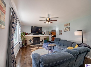 Sunrise Lane, Elizabethtown, Kentucky 42701, ,2 BathroomsBathrooms,For Sale,Sunrise Lane,HK24004340