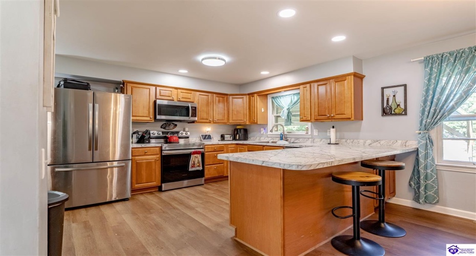 Sunrise Lane, Elizabethtown, Kentucky 42701, ,2 BathroomsBathrooms,For Sale,Sunrise Lane,HK24004340