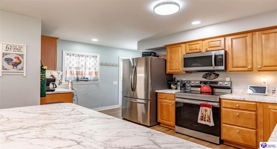 Sunrise Lane, Elizabethtown, Kentucky 42701, ,2 BathroomsBathrooms,For Sale,Sunrise Lane,HK24004340