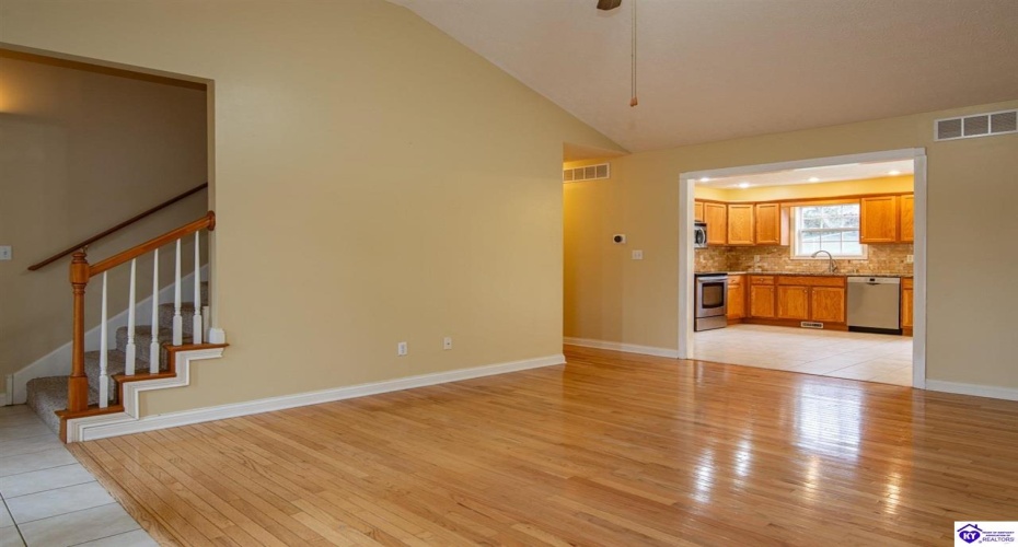 Cold Creek Court, Elizabethtown, Kentucky 42701, ,3 BathroomsBathrooms,For Sale,Cold Creek Court,HK24004452