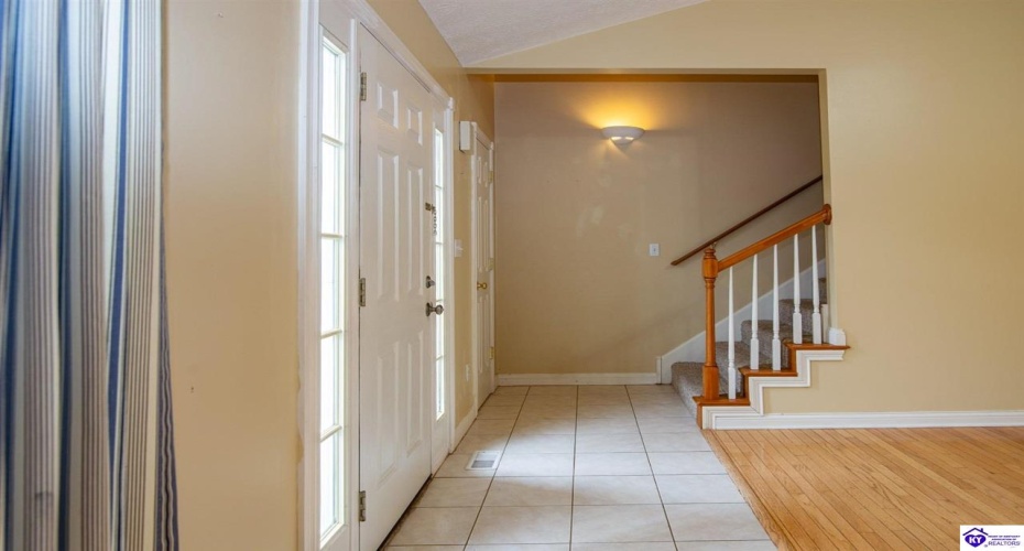 Cold Creek Court, Elizabethtown, Kentucky 42701, ,3 BathroomsBathrooms,For Sale,Cold Creek Court,HK24004452