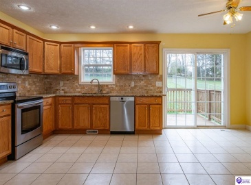 Cold Creek Court, Elizabethtown, Kentucky 42701, ,3 BathroomsBathrooms,For Sale,Cold Creek Court,HK24004452