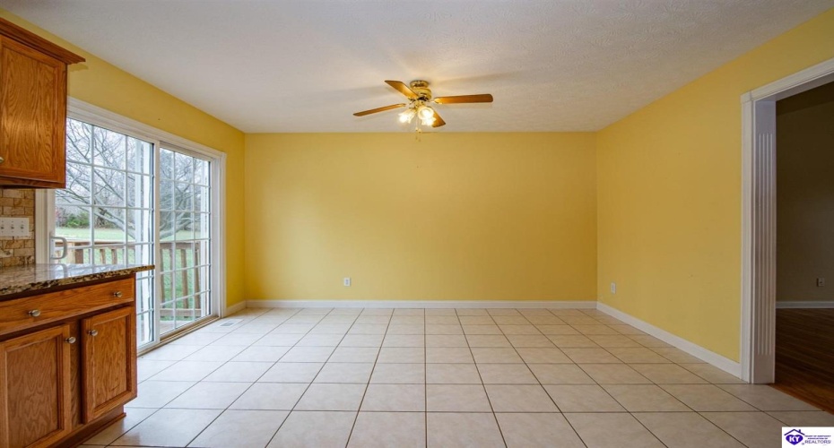 Cold Creek Court, Elizabethtown, Kentucky 42701, ,3 BathroomsBathrooms,For Sale,Cold Creek Court,HK24004452