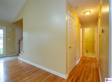 Cold Creek Court, Elizabethtown, Kentucky 42701, ,3 BathroomsBathrooms,For Sale,Cold Creek Court,HK24004452