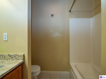 Cold Creek Court, Elizabethtown, Kentucky 42701, ,3 BathroomsBathrooms,For Sale,Cold Creek Court,HK24004452