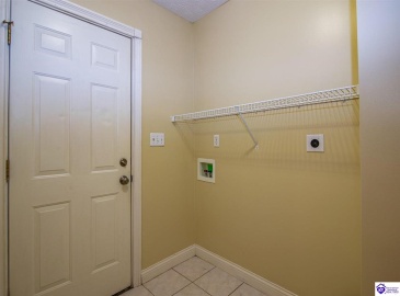 Cold Creek Court, Elizabethtown, Kentucky 42701, ,3 BathroomsBathrooms,For Sale,Cold Creek Court,HK24004452