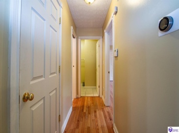 Cold Creek Court, Elizabethtown, Kentucky 42701, ,3 BathroomsBathrooms,For Sale,Cold Creek Court,HK24004452