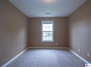 Cold Creek Court, Elizabethtown, Kentucky 42701, ,3 BathroomsBathrooms,For Sale,Cold Creek Court,HK24004452