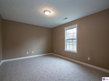 Cold Creek Court, Elizabethtown, Kentucky 42701, ,3 BathroomsBathrooms,For Sale,Cold Creek Court,HK24004452