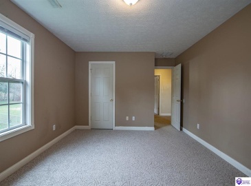 Cold Creek Court, Elizabethtown, Kentucky 42701, ,3 BathroomsBathrooms,For Sale,Cold Creek Court,HK24004452