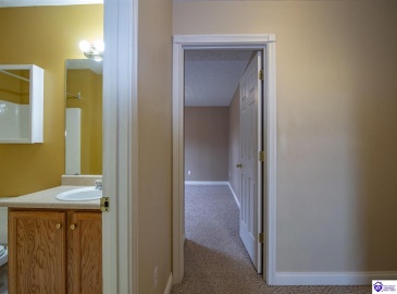 Cold Creek Court, Elizabethtown, Kentucky 42701, ,3 BathroomsBathrooms,For Sale,Cold Creek Court,HK24004452