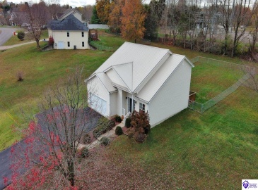 Cold Creek Court, Elizabethtown, Kentucky 42701, ,3 BathroomsBathrooms,For Sale,Cold Creek Court,HK24004452