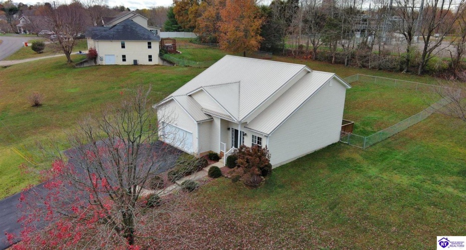 Cold Creek Court, Elizabethtown, Kentucky 42701, ,3 BathroomsBathrooms,For Sale,Cold Creek Court,HK24004452