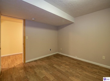 Cold Creek Court, Elizabethtown, Kentucky 42701, ,3 BathroomsBathrooms,For Sale,Cold Creek Court,HK24004452