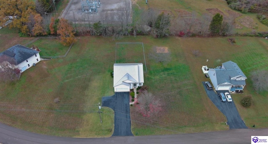 Cold Creek Court, Elizabethtown, Kentucky 42701, ,3 BathroomsBathrooms,For Sale,Cold Creek Court,HK24004452