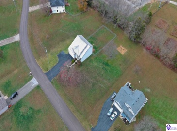 Cold Creek Court, Elizabethtown, Kentucky 42701, ,3 BathroomsBathrooms,For Sale,Cold Creek Court,HK24004452