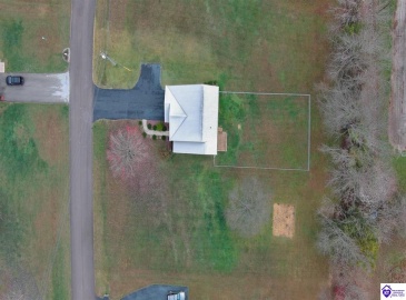 Cold Creek Court, Elizabethtown, Kentucky 42701, ,3 BathroomsBathrooms,For Sale,Cold Creek Court,HK24004452