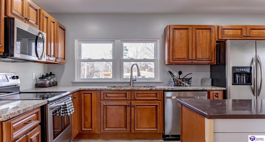 S. Wilson Rd, Elizabethtown, Kentucky 42701, ,2 BathroomsBathrooms,For Sale,S. Wilson Rd,HK24004457