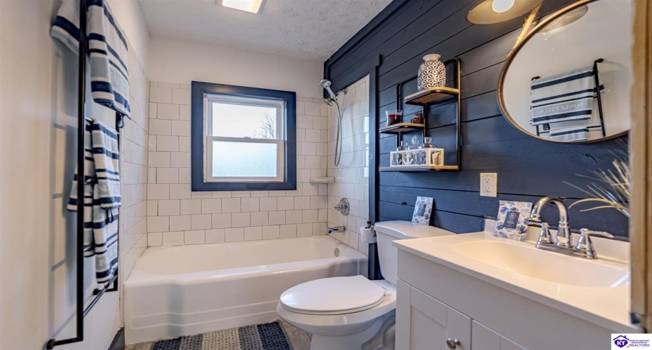 S. Wilson Rd, Elizabethtown, Kentucky 42701, ,2 BathroomsBathrooms,For Sale,S. Wilson Rd,HK24004457