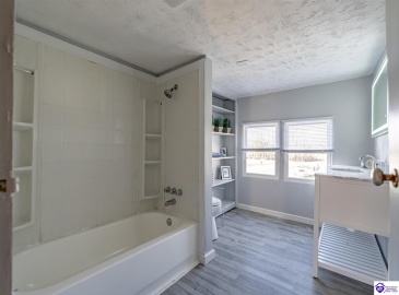 S. Wilson Rd, Elizabethtown, Kentucky 42701, ,2 BathroomsBathrooms,For Sale,S. Wilson Rd,HK24004457