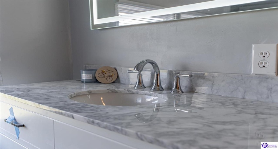 S. Wilson Rd, Elizabethtown, Kentucky 42701, ,2 BathroomsBathrooms,For Sale,S. Wilson Rd,HK24004457