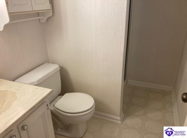 White Oak Drive, Elizabethtown, Kentucky 42701, ,2 BathroomsBathrooms,For Sale,White Oak Drive,HK23001631