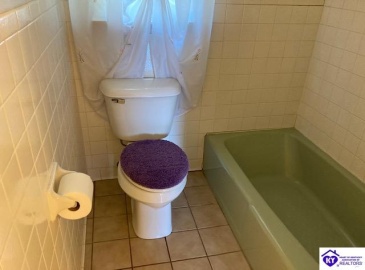 White Oak Drive, Elizabethtown, Kentucky 42701, ,2 BathroomsBathrooms,For Sale,White Oak Drive,HK23001631