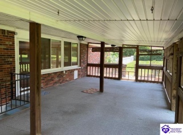 White Oak Drive, Elizabethtown, Kentucky 42701, ,2 BathroomsBathrooms,For Sale,White Oak Drive,HK23001631