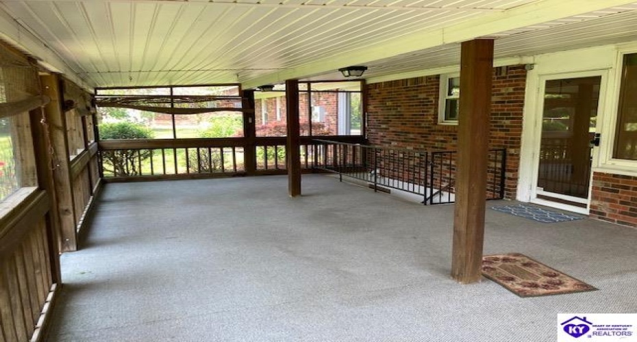 White Oak Drive, Elizabethtown, Kentucky 42701, ,2 BathroomsBathrooms,For Sale,White Oak Drive,HK23001631