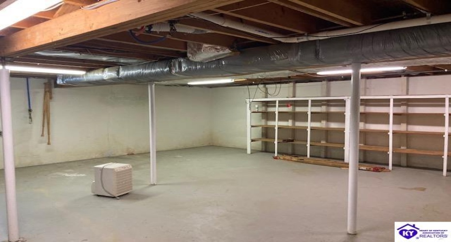 White Oak Drive, Elizabethtown, Kentucky 42701, ,2 BathroomsBathrooms,For Sale,White Oak Drive,HK23001631