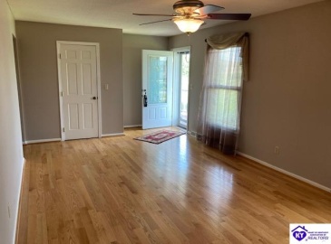 White Oak Drive, Elizabethtown, Kentucky 42701, ,2 BathroomsBathrooms,For Sale,White Oak Drive,HK23001631