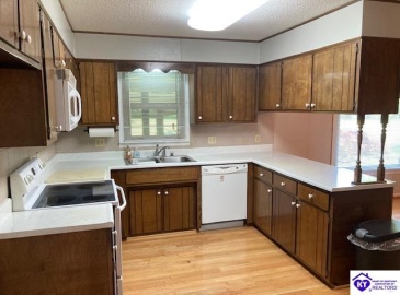 White Oak Drive, Elizabethtown, Kentucky 42701, ,2 BathroomsBathrooms,For Sale,White Oak Drive,HK23001631