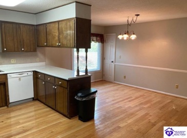 White Oak Drive, Elizabethtown, Kentucky 42701, ,2 BathroomsBathrooms,For Sale,White Oak Drive,HK23001631