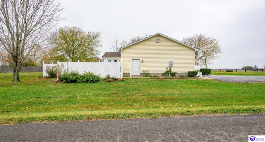 Alvin Brooks Road, Buffalo, Kentucky 42716, ,2 BathroomsBathrooms,For Sale,Alvin Brooks Road,HK24004461