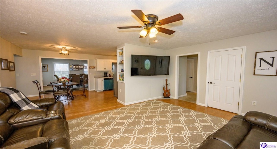 Alvin Brooks Road, Buffalo, Kentucky 42716, ,2 BathroomsBathrooms,For Sale,Alvin Brooks Road,HK24004461