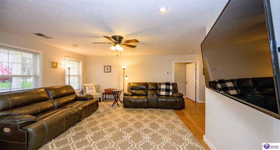 Alvin Brooks Road, Buffalo, Kentucky 42716, ,2 BathroomsBathrooms,For Sale,Alvin Brooks Road,HK24004461