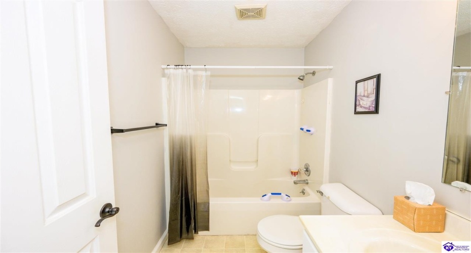 Alvin Brooks Road, Buffalo, Kentucky 42716, ,2 BathroomsBathrooms,For Sale,Alvin Brooks Road,HK24004461