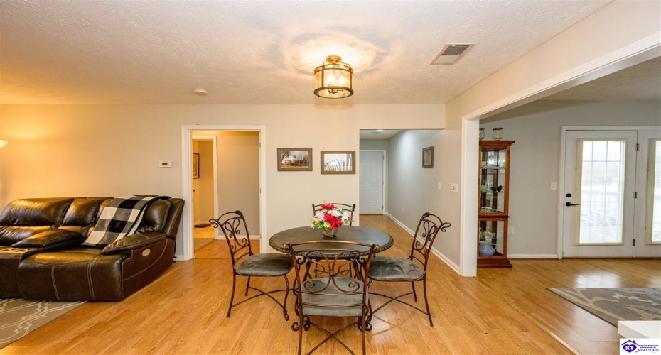 Alvin Brooks Road, Buffalo, Kentucky 42716, ,2 BathroomsBathrooms,For Sale,Alvin Brooks Road,HK24004461