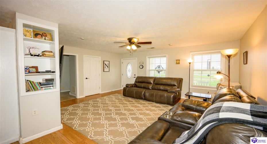 Alvin Brooks Road, Buffalo, Kentucky 42716, ,2 BathroomsBathrooms,For Sale,Alvin Brooks Road,HK24004461