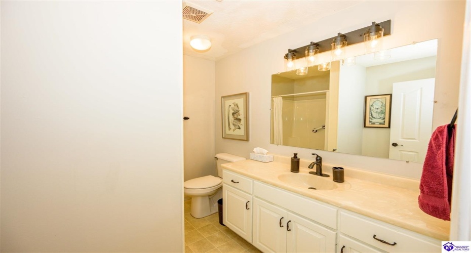 Alvin Brooks Road, Buffalo, Kentucky 42716, ,2 BathroomsBathrooms,For Sale,Alvin Brooks Road,HK24004461