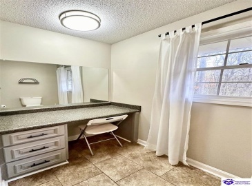 Woodland Drive, Radcliff, Kentucky 40160, ,4 BathroomsBathrooms,For Sale,Woodland Drive,HK24004463