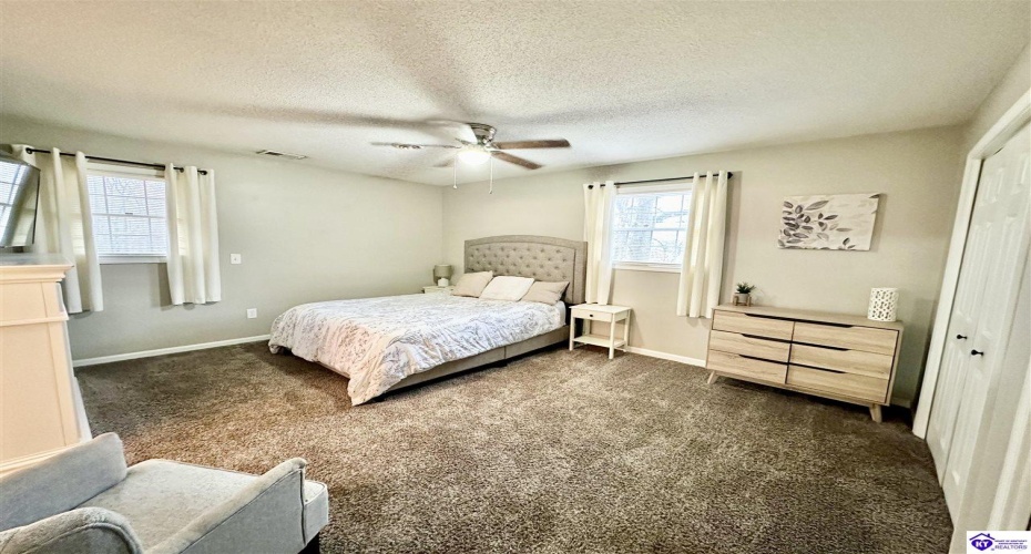 Woodland Drive, Radcliff, Kentucky 40160, ,4 BathroomsBathrooms,For Sale,Woodland Drive,HK24004463