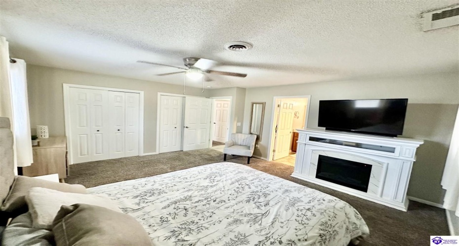 Woodland Drive, Radcliff, Kentucky 40160, ,4 BathroomsBathrooms,For Sale,Woodland Drive,HK24004463