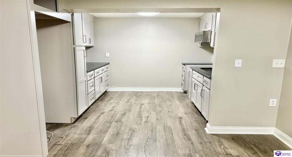 Woodland Drive, Radcliff, Kentucky 40160, ,4 BathroomsBathrooms,For Sale,Woodland Drive,HK24004463