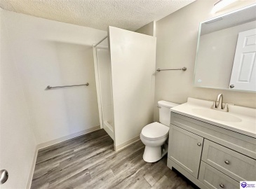 Woodland Drive, Radcliff, Kentucky 40160, ,4 BathroomsBathrooms,For Sale,Woodland Drive,HK24004463