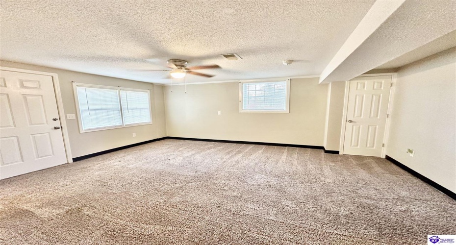 Woodland Drive, Radcliff, Kentucky 40160, ,4 BathroomsBathrooms,For Sale,Woodland Drive,HK24004463